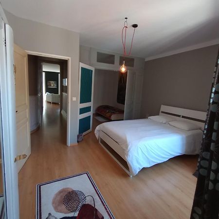 Tulle : Bel Appartement Lumineux En Centre Ville エクステリア 写真