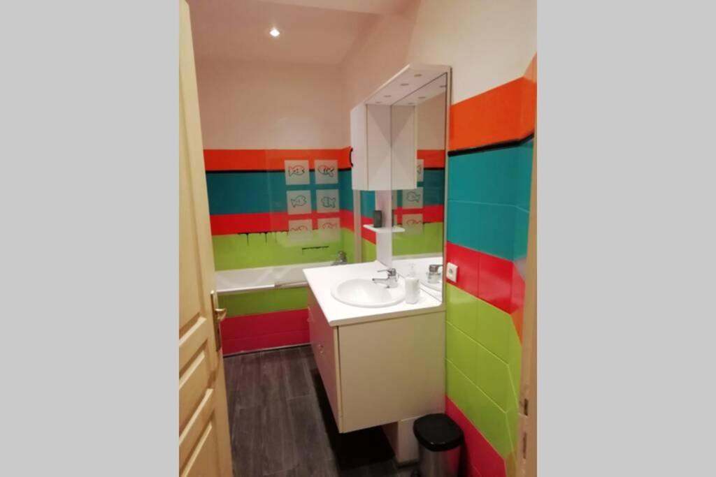 Tulle : Bel Appartement Lumineux En Centre Ville エクステリア 写真