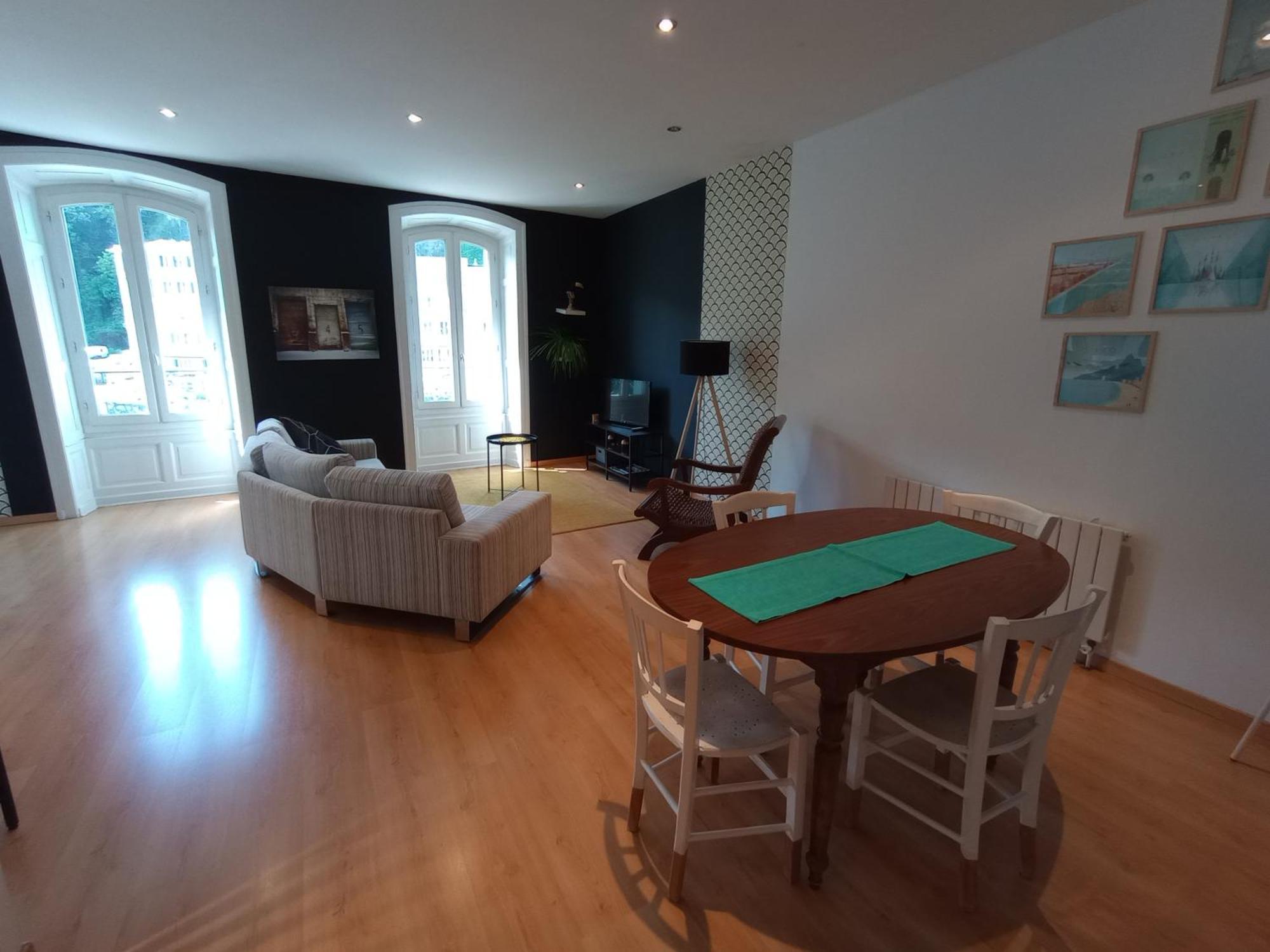 Tulle : Bel Appartement Lumineux En Centre Ville エクステリア 写真