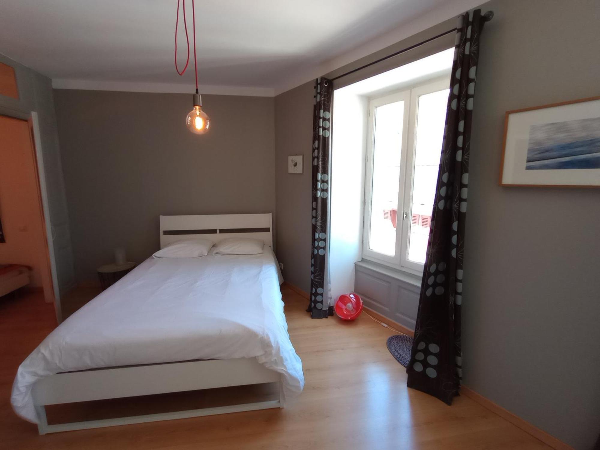 Tulle : Bel Appartement Lumineux En Centre Ville エクステリア 写真